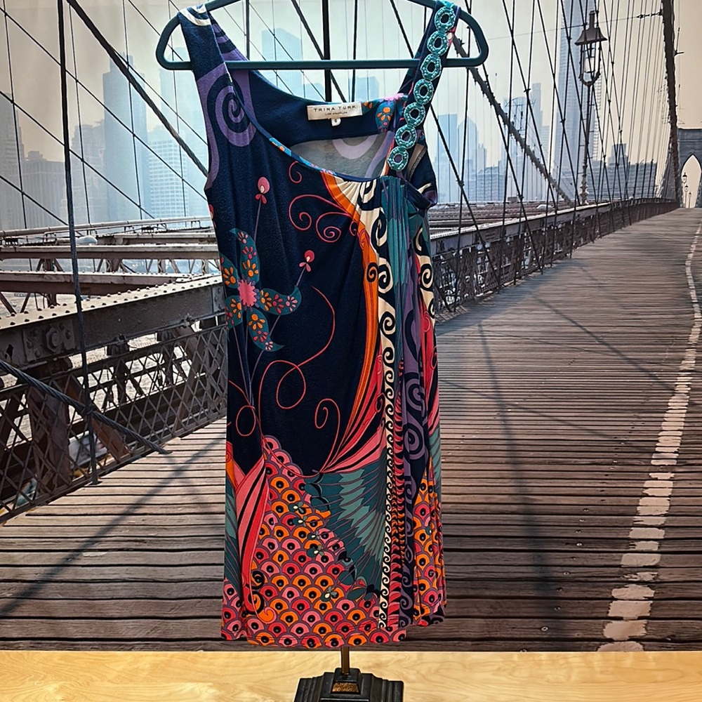 Trina Turk cotton dress with bead shoulder detail. Size 6. Beautiful design!